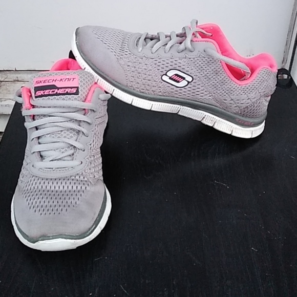 Sketchers Skech Knit Sneakers Grey And Peach Sz 6